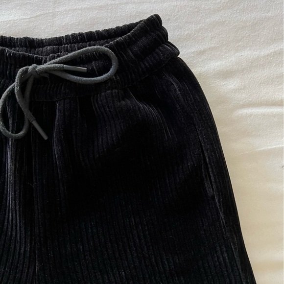MM6 Margiela Cropped Sweatpants in Black - Picture 8 of 14
